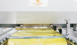 Automatic Efficient 1.5KW Clamping Machine For Decorative Strips